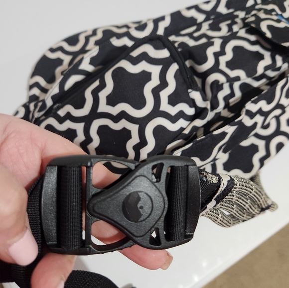 Kavu Black and White Patterned Women's Bag - Picture 6 of 7